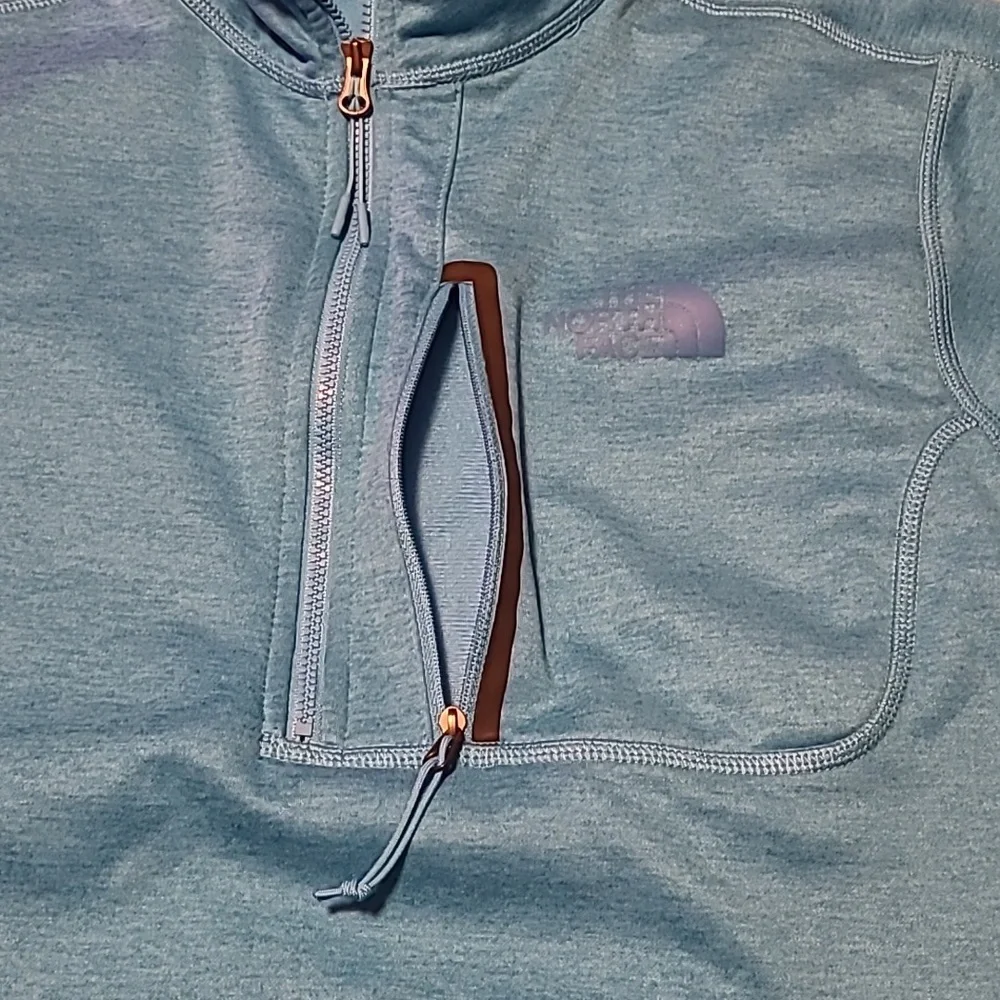 The North Face 1/4 Zip Pullover - Small